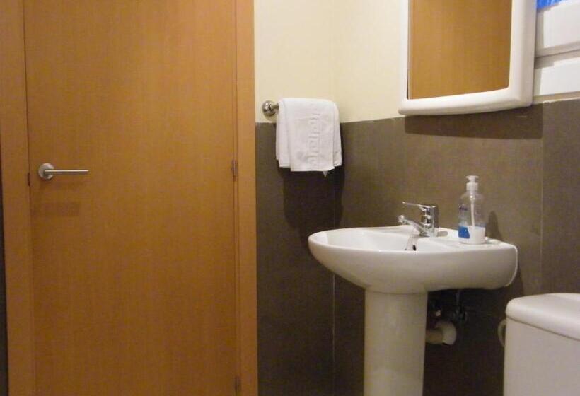 Номер Стандарт Совместная Ванная, Pensión Corona