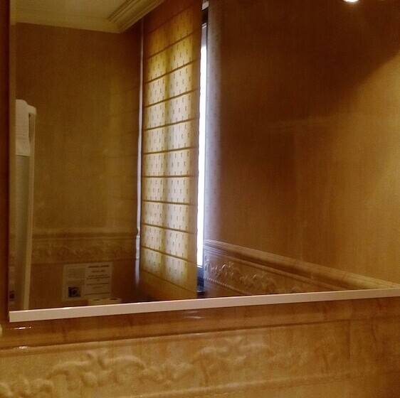 غرفة عائلية, Hostal Granada