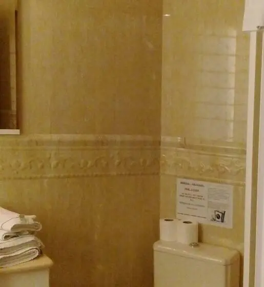 اتاق خانوادگی, Hostal Granada