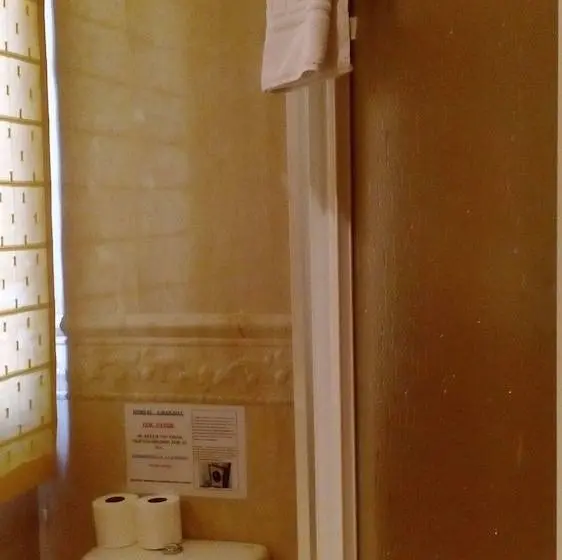 اتاق خانوادگی, Hostal Granada