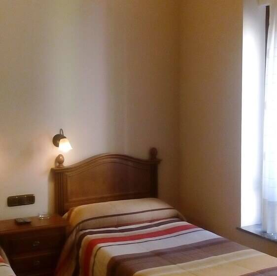 غرفة قياسية, Hostal Granada