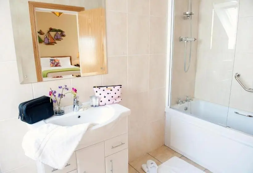 スタンダード4人部屋, Kinvara Guesthouse