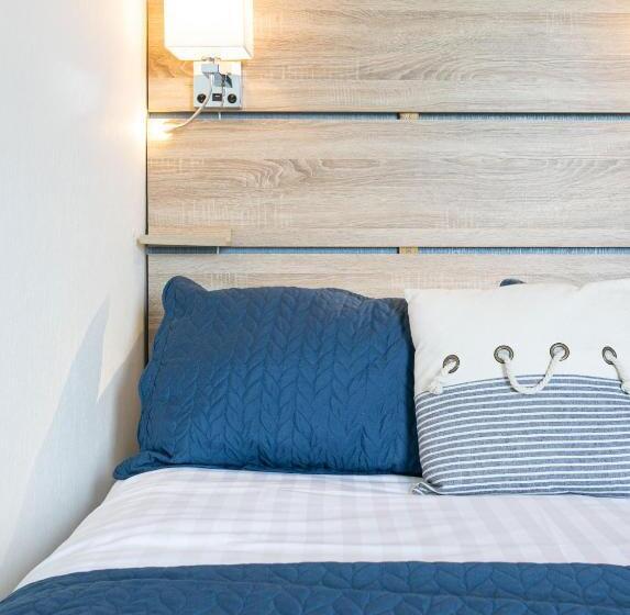 اتاق عادی, The Ashleigh