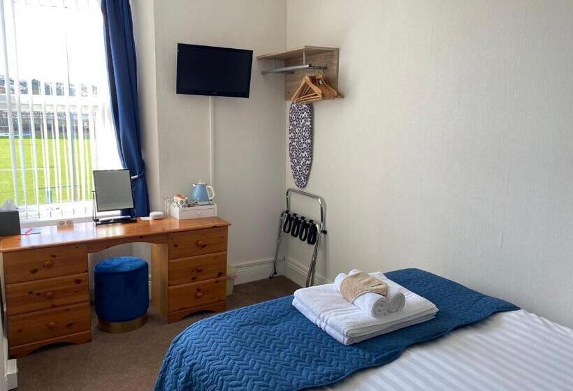 اتاق عادی, The Ashleigh