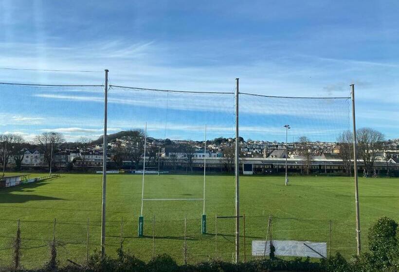 اتاق استاندارد, The Ashleigh