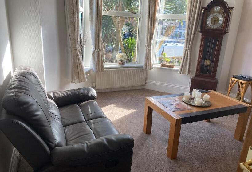 اتاق استاندارد, The Ashleigh