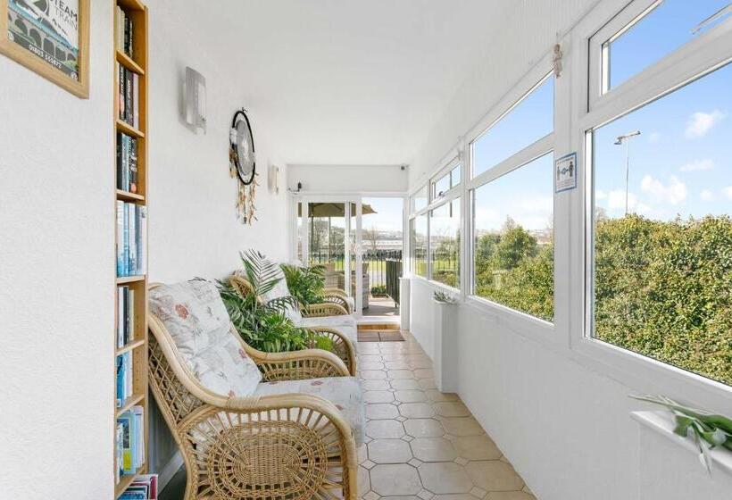 اتاق استاندارد در طبقه همکف, The Ashleigh