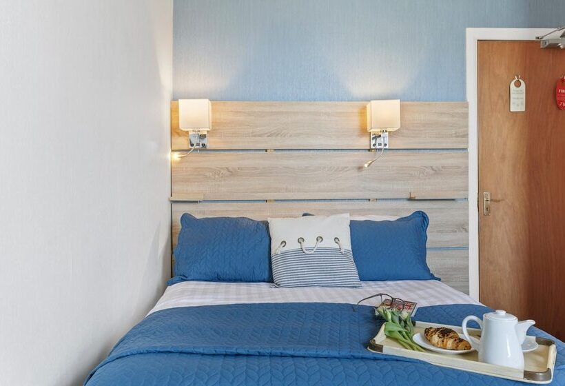 اتاق عادی, The Ashleigh