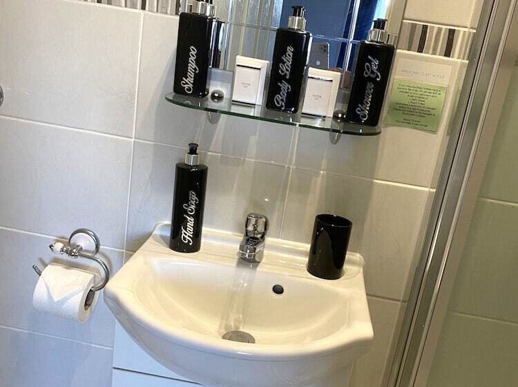 اتاق استاندارد, The Ashleigh