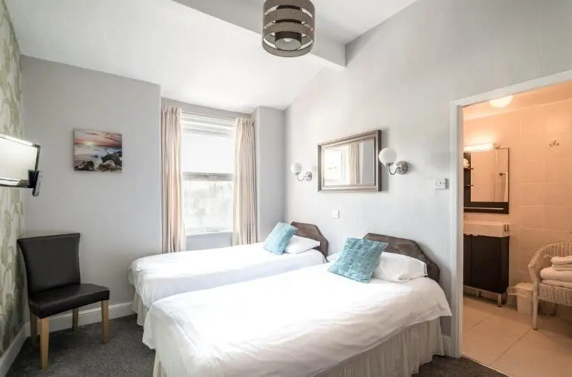 Perhesviitti, The Grafton Guest House