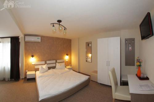 标准三人间, Pension Cleopatra