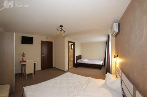 标准三人间, Pension Cleopatra