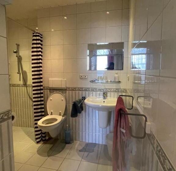 스탠다드 룸, Pension De Zeeschelp