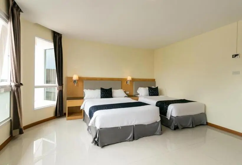 اتاق سه نفره سوپریور با چشم‌انداز دریا, Goldenbeach Boutique Resort