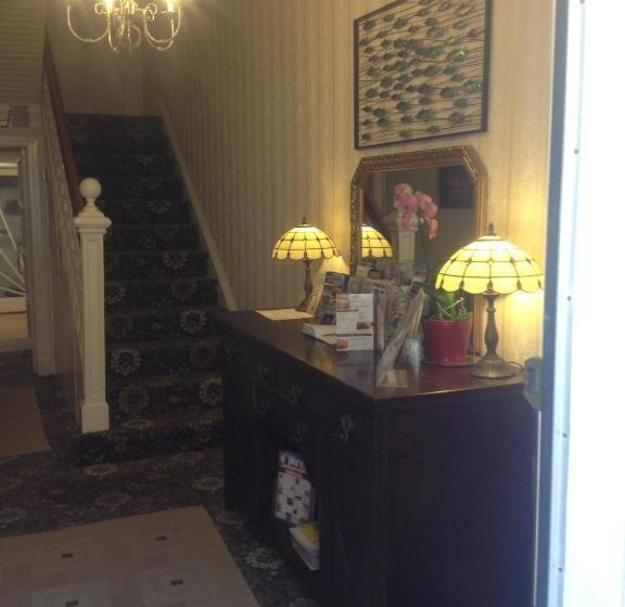 اتاق استاندارد, Cameron Guest House