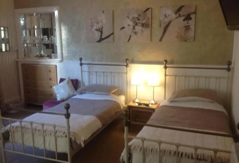 スタンダードトリプルルーム, Cameron Guest House