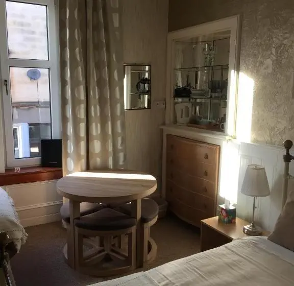 スタンダードトリプルルーム, Cameron Guest House