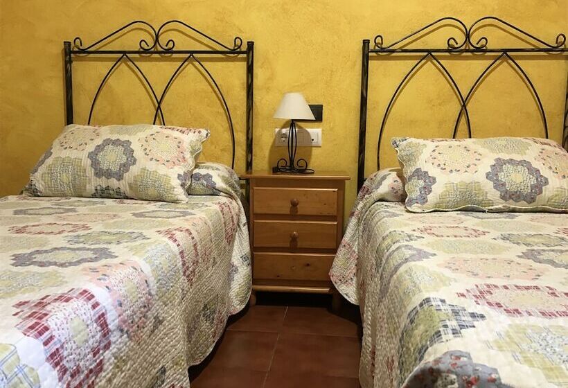 Номер Стандарт, Hostal Restaurante El Mero