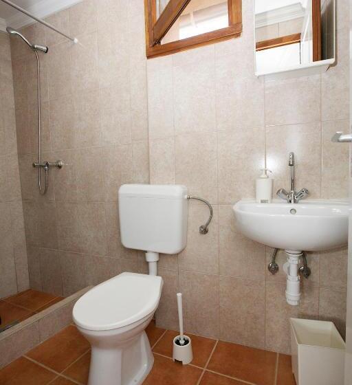 经济房, Party Vendégház