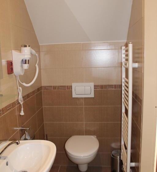 חדר סטנדרט לשלושה, Penzion Avena