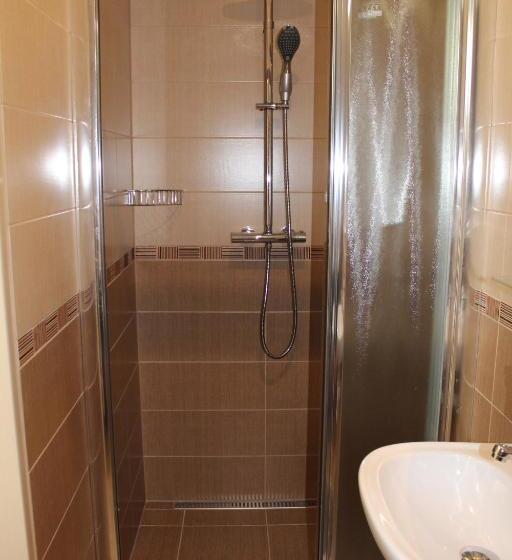 غرفة قياسية ثلاثية, Penzion Avena