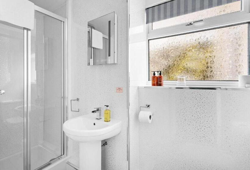 标准间, The Berburry