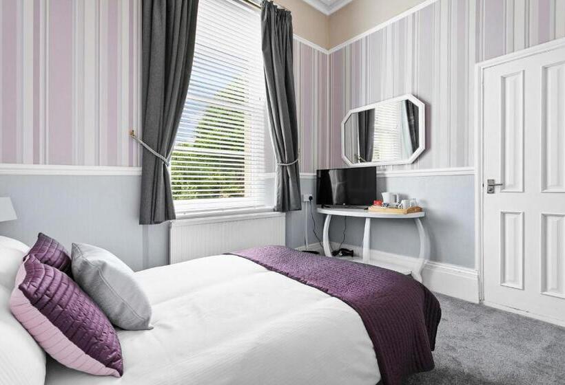 标准单人间, The Berburry