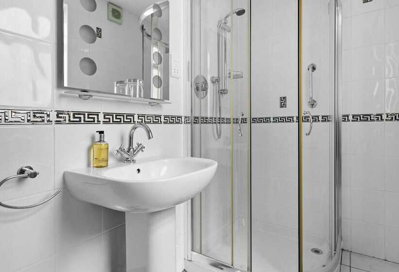 标准间, The Berburry