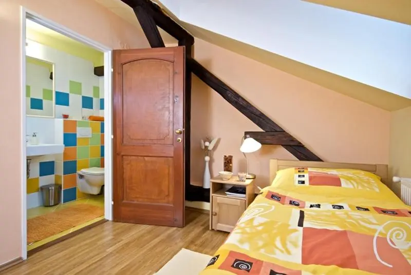 Standard Yhden Hengen Huone, Pension Ibérica