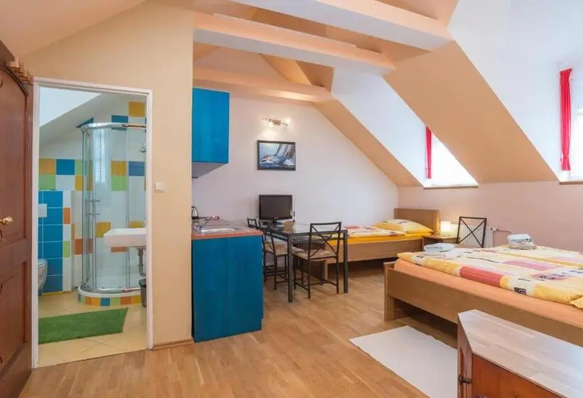 Standard Kolmen Hengen Huone, Pension Ibérica
