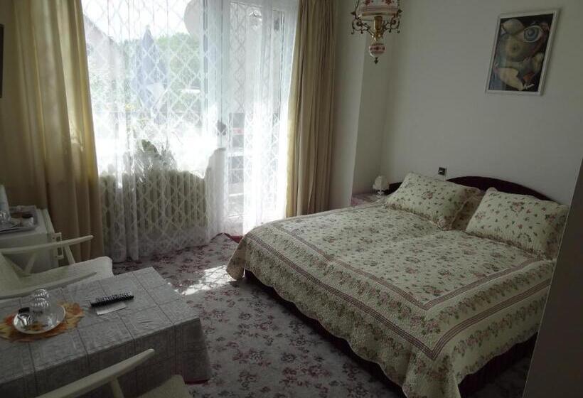 2 Bedroom Suite with Balcony, Pension Villa Hany