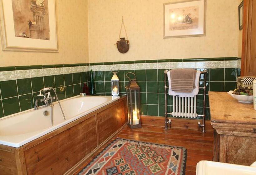 Номер Стандарт, Badgers Inn