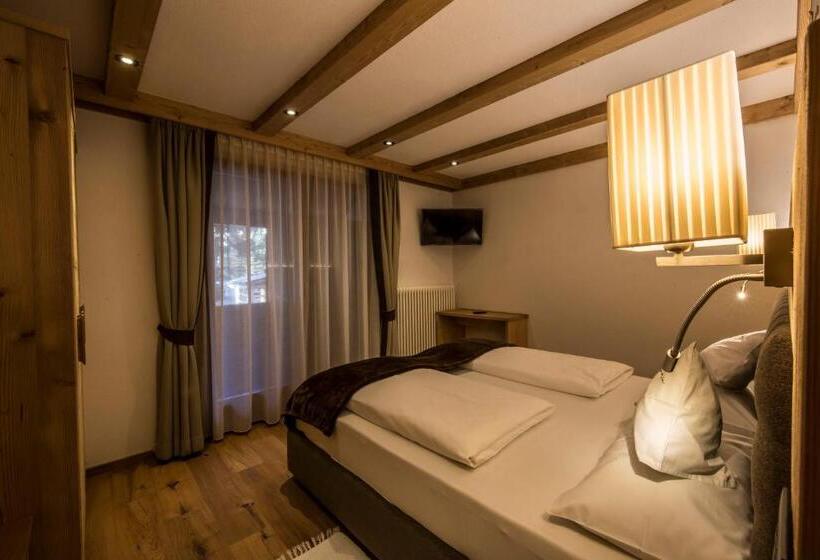 Апартаменты 3 Спальни, La Bercia Alpine Lodge & Spa