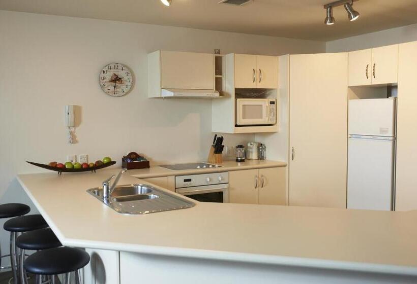 جناح, Oceanside Resort & Twin Towers