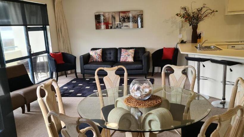 شقة غرفتين, Oceanside Resort & Twin Towers