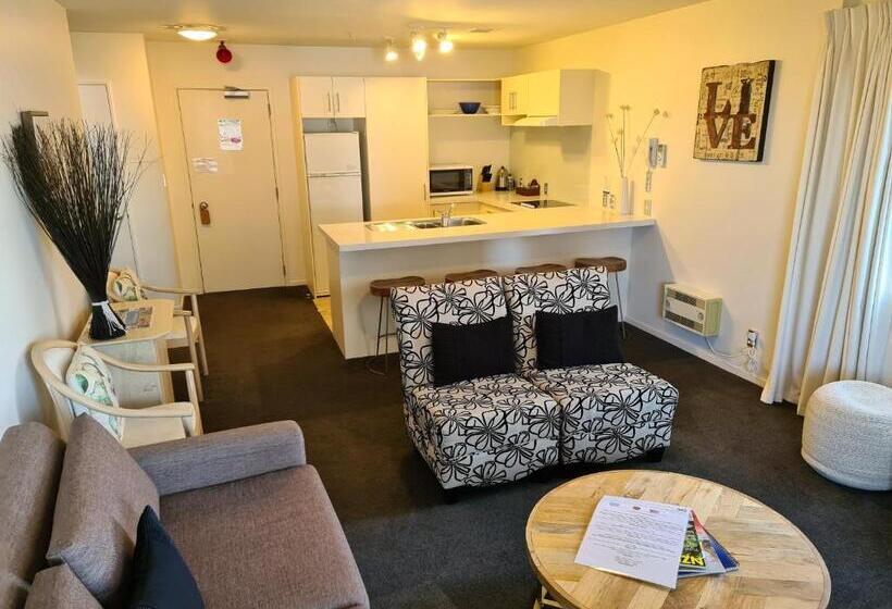 جناح مطلّ علي البحر, Oceanside Resort & Twin Towers