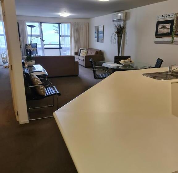 جناح سرير كينج, Oceanside Resort & Twin Towers