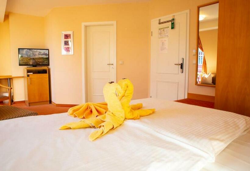 اتاق استاندارد با بالکن, Pension Erdmann   Hotel Garni