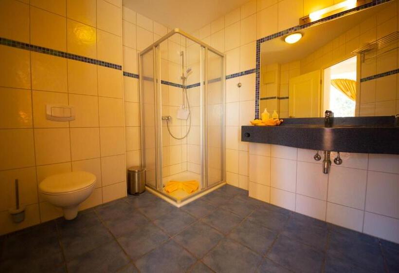 اتاق استاندارد با بالکن و چشم‌انداز دریا, Pension Erdmann   Hotel Garni