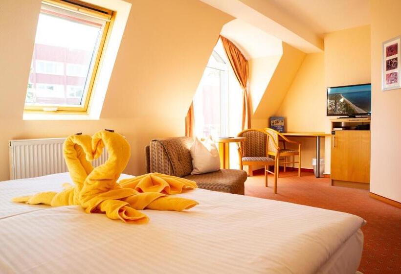 اتاق استاندارد با بالکن و چشم‌انداز دریا, Pension Erdmann   Hotel Garni