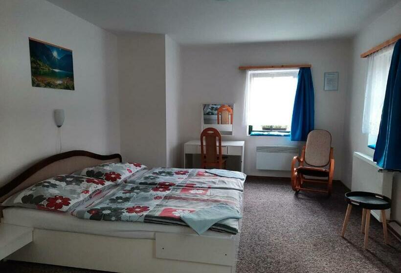 غرفة قياسية ثلاثية, Pension Lípa