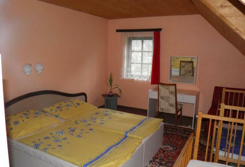 غرفة قياسية ثلاثية, Pension Lípa