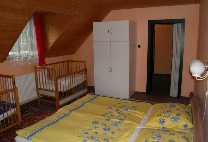 غرفة قياسية ثلاثية, Pension Lípa