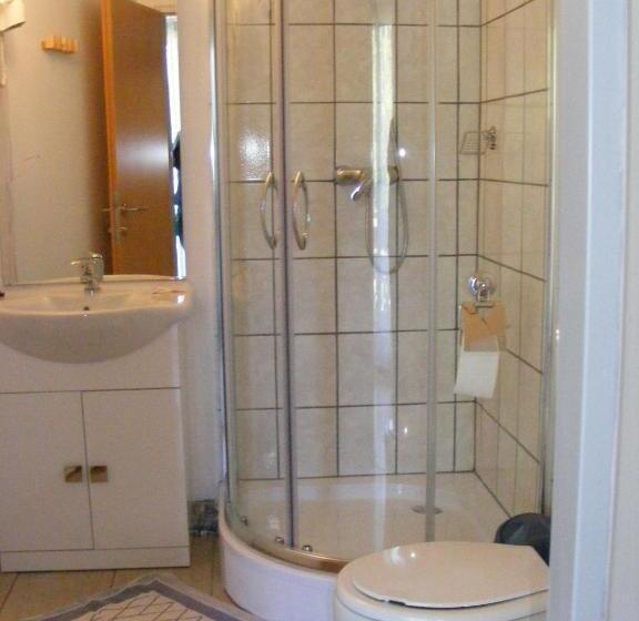 דירת חדר, Pension Waldesruh