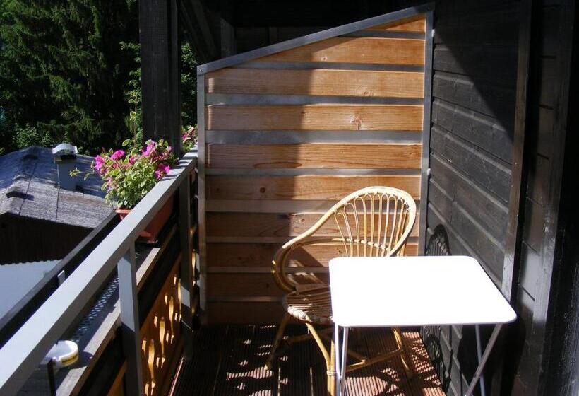 דירת שלושה חדרים, Pension Waldesruh