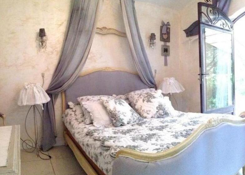 Номер Basic, Le Moulin De Sonnailles