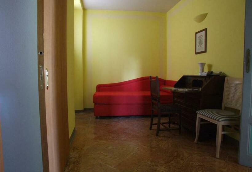 اتاق سوپریور, Locanda Chi Ghinn