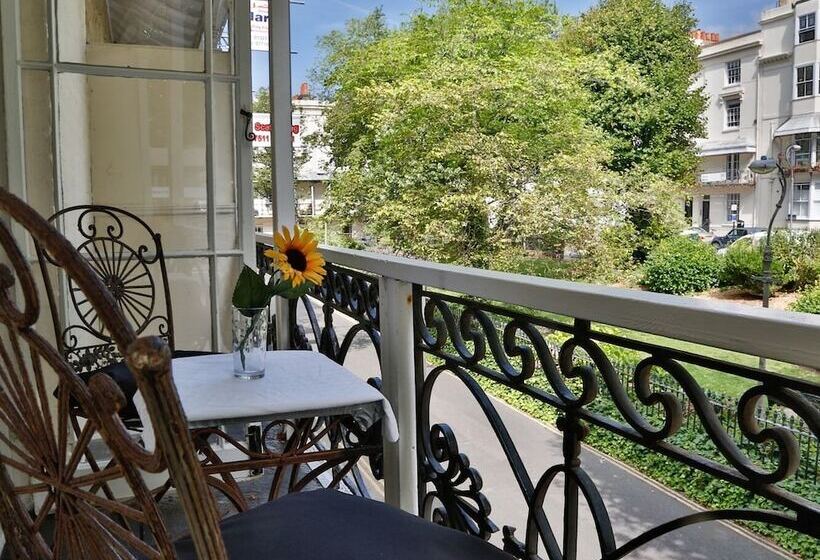 スタンダードルーム, Churchill Guest House