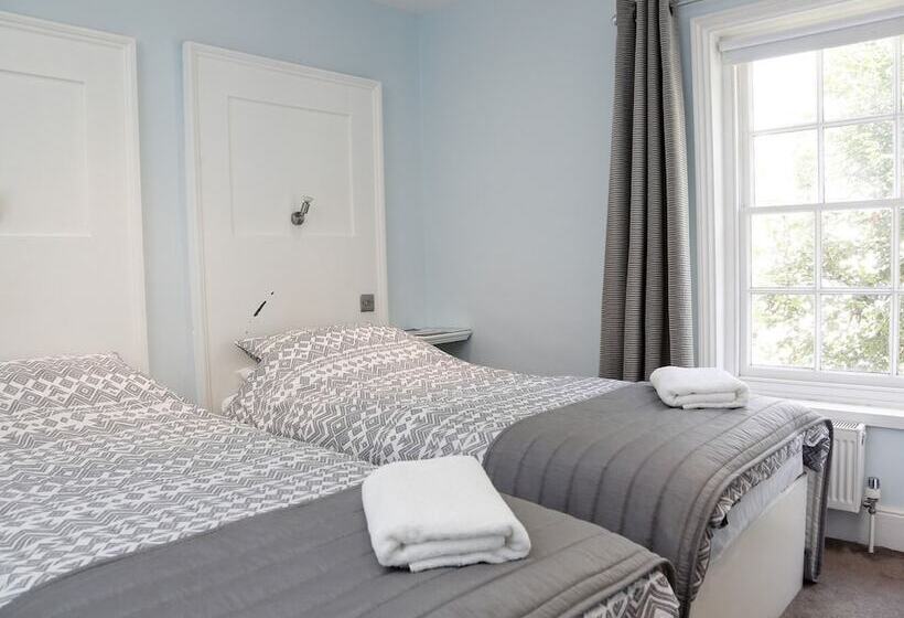 غرفة قياسية, Churchill Guest House