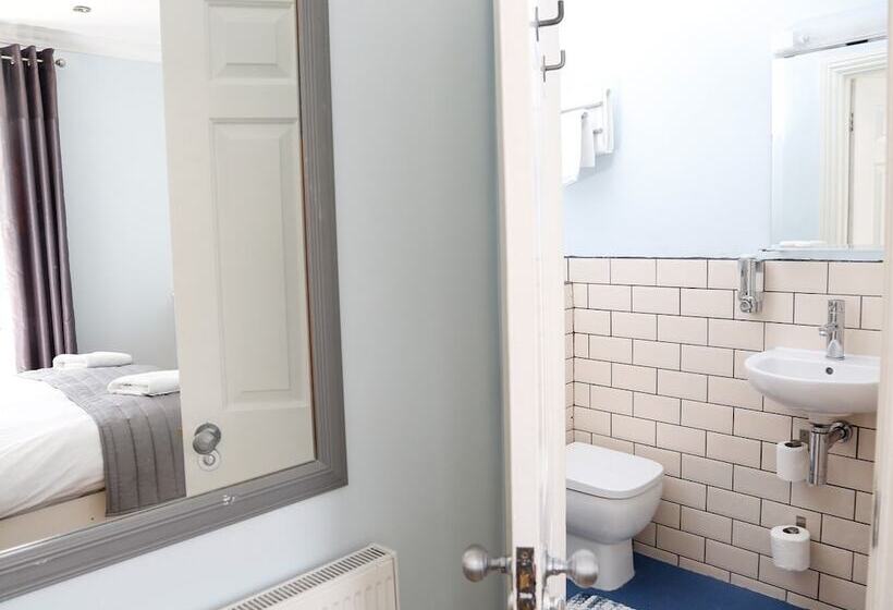 スタンダードルーム, Churchill Guest House